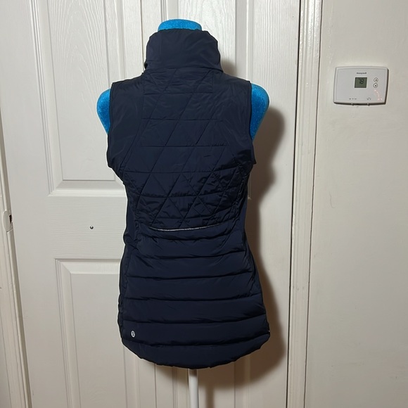 Lululemon Athletica Down Vest Women’s 6 - Picture 6 of 10
